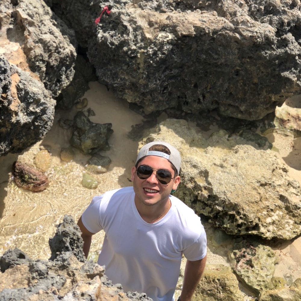 Meet your Posher, Alejandro